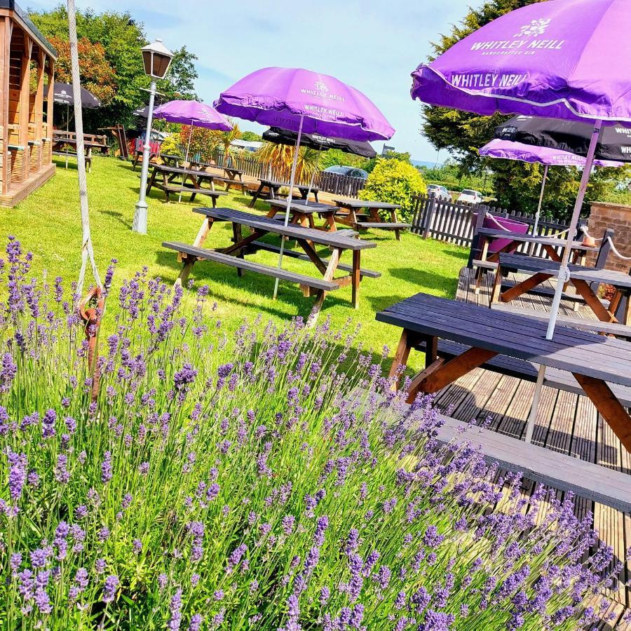 Tipputs Inn, Pub, Restaurant & Boutique Flats Stroud  Esterno foto